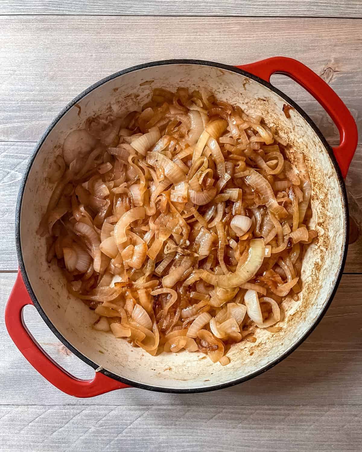 https://sugarandsnappeas.com/wp-content/uploads/2022/05/onions-half-caramelized-1200-%C3%97-1500-px.jpg