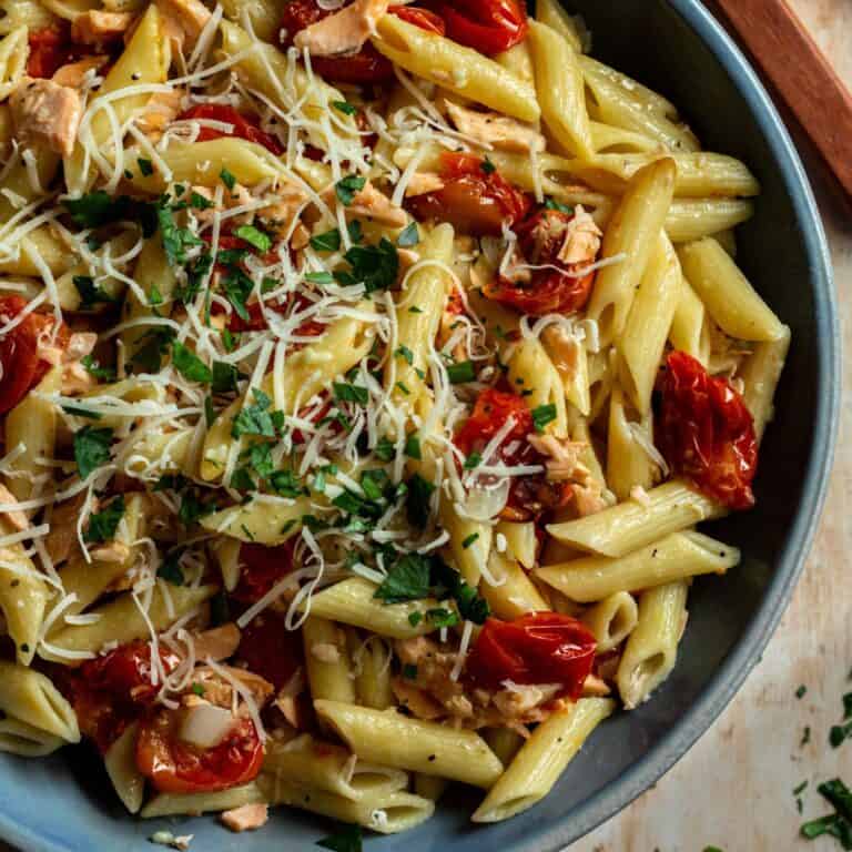 Zoomed in image of the finished pasta and salmon dinner recipe.